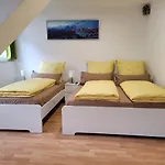 Apartment Am Schlosspark Bis 2 Personen