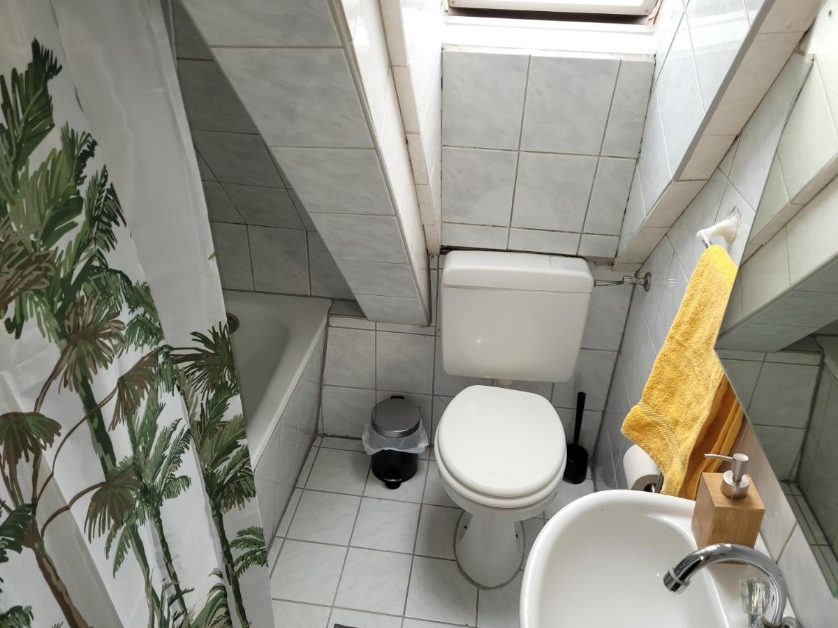 Apartment Am Schlosspark Bis 2 Personen *